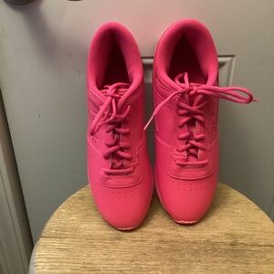 Women’s Men’s Pink FILA IL shoes Size 10
